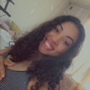 Meet your Posher, Naomi